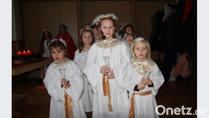 Zu einem schönen Blickfang wurde der Einzug der Engel, die die Geburt Jesu verkündeten. Bild: wro