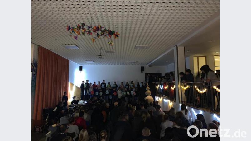 Weihnachtsfeier an der Wirtschaftsschule. Bild: exb