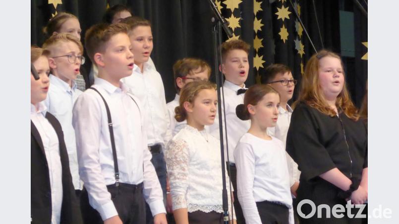 Freudige Stimmen beim Unterstufenchor. Bild: Schönberger, Ferdinand [fsb]