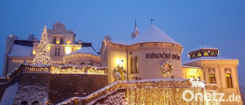 Das „Weihnachtshaus“ ist schon vom Äußeren her ein optischer Hingucker. Bild: Weihnachtshaus Karlsbad