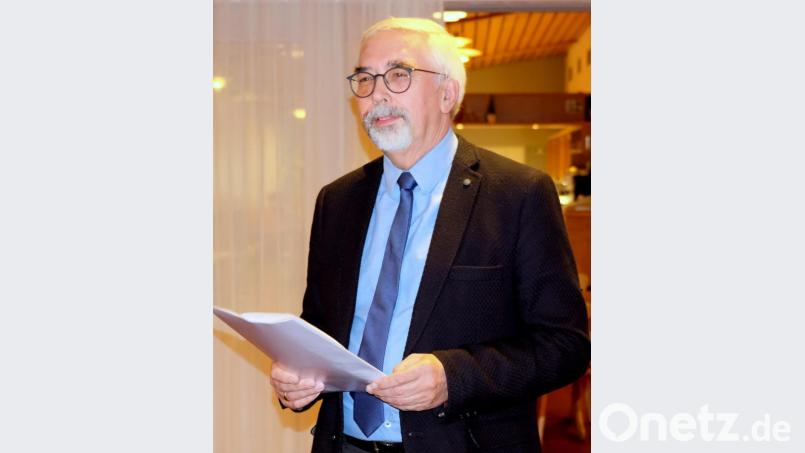 Manfred Rodde bei seinem letzten Jahresrückblick vor dem Marktrat als Bürgermeister. Bild: mab