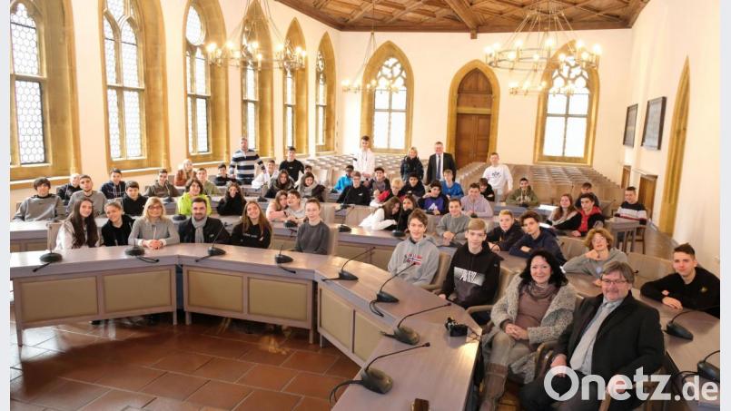Ein Besuch im Rathaus durfte beim Programm des Schüleraustauschs mit Desenzano nicht fehlen. Bild: Sibylle Sandner/Stadt Amberg