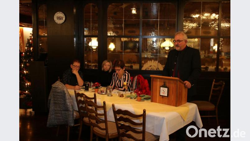 Bürgermeister Rudolf Schopper blickt in der Bürgerversammlung auf das vergangene Jahr zurück. Bild: sne