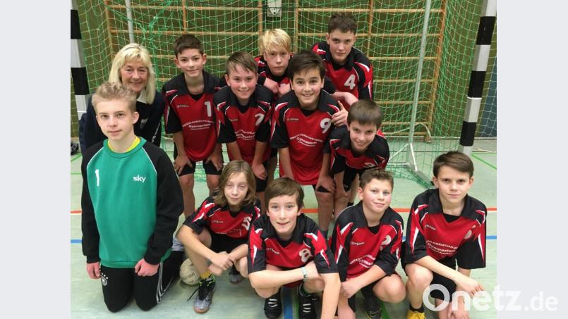 Die Jungen des Herzog-Christian-August-Gymnasiums wurden beim Turnier in Amberg Zweiter im Regionalentscheid. Bild: stö