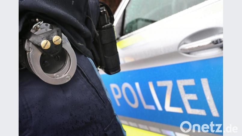 Die Polizei nahm nach der Axt-Attacke in Asch einen Verdächtigen fest. Symbolbild: Karl-Josef Hildenbrand/dpa