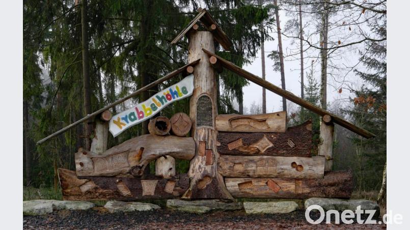 Der Eingang zum forstlichen Teil des Sterzer Rundwegs ist als Insektenhotel gestaltet. Bild: tr