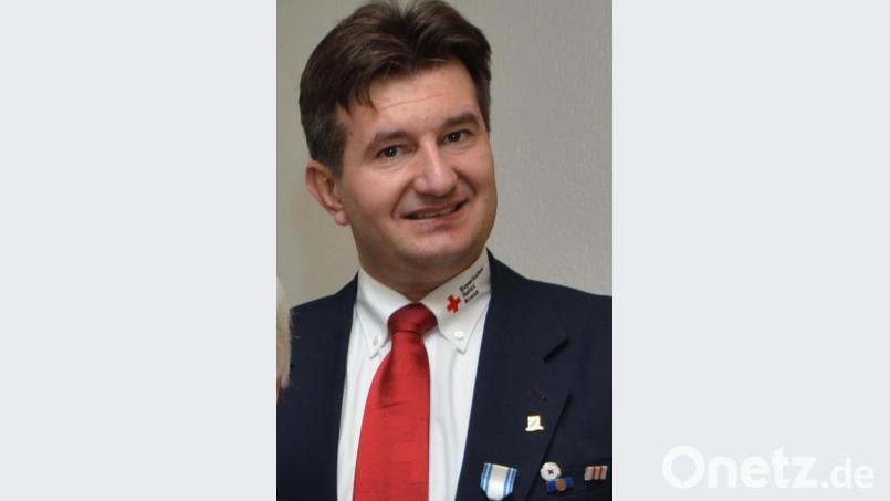 BRK-Kreisgeschäftsführer Sandro Galitzdörfer empfing die CSU-Kreistagsdelegation zum Abschluss ihrer Rundreise im Rotkreuzhaus und informierte über den geplanten Bau des Simulationszentrums und den notwendigen Umbau der Kleiderkammer. Bild: dob