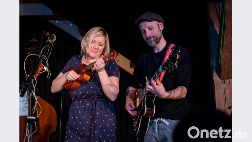Witzige Anekdoten, gute Musik und jede Menge gute Stimmung bei Claudia Korecks Weihnachtskonzert. Bild: pml