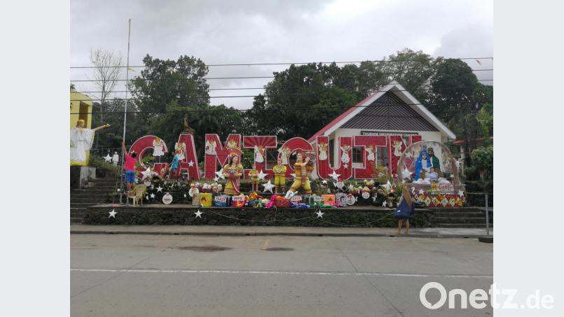 Sehr verwunderlich findet es Nina Zeißner, wie die Filipinos "auf Weihnachten abfahren". So empfängt die Insel Camiguin ihre Gäste. Bild: exb