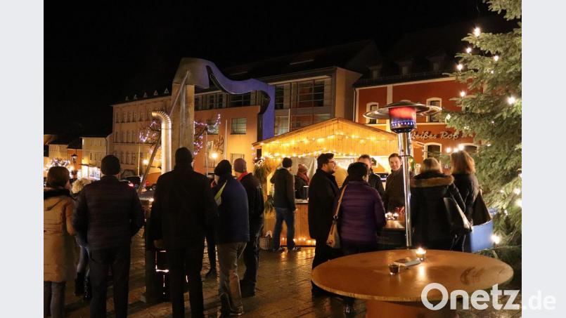 Das &quot;Anklopfen&quot; vor dem Rathaus wird bestens angenommen. Bild: jma