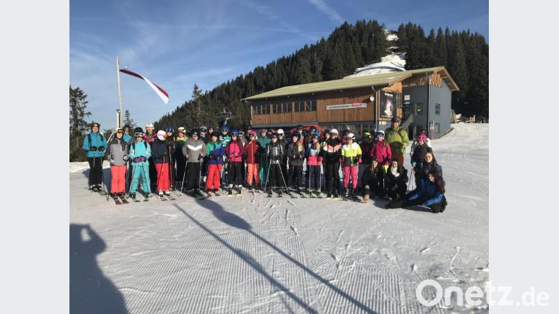 In Westendorf erlebten die Schülerinnen schöne Skitage. Bild: Mädchenrealschule Waldsassen/exb