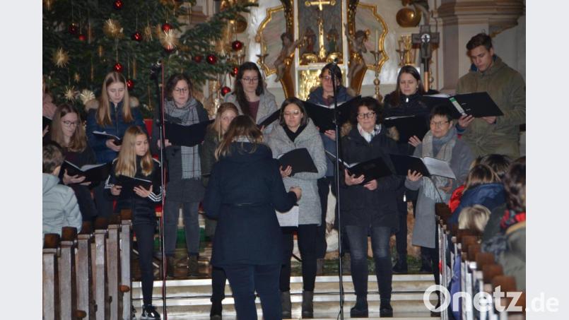 Die Chorgemeinschaft Fidelis beschenkte die Zuhörer in dieser unruhigen und hektischen Zeit. Bild: dob