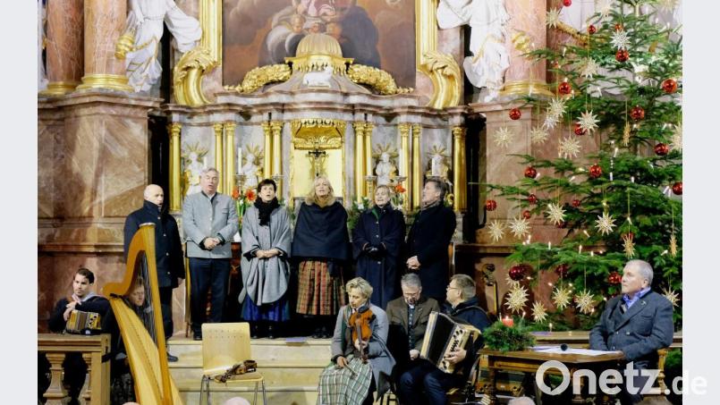 Unter dem Titel "Salzburger Advent" hinterließ das Adventskonzert in der Klosterkirche Speinshart tiefe Eindrücke. Den mitwirkenden Gruppen aus dem Pongau und den Neustädter Turmbläsern gelang eine bemerkenswerte Einstimmung auf Weihnachten Bild: do