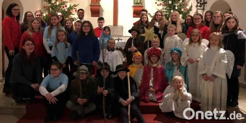 Auch in diesem Jahr haben Heidi Braunreuther und Sibylle Polzin mit Kindern aus der Herz-Jesu-Pfarrei in Immenreuth wieder ein Krippenspiel an Heilig Abend einstudiert. Bild: mez