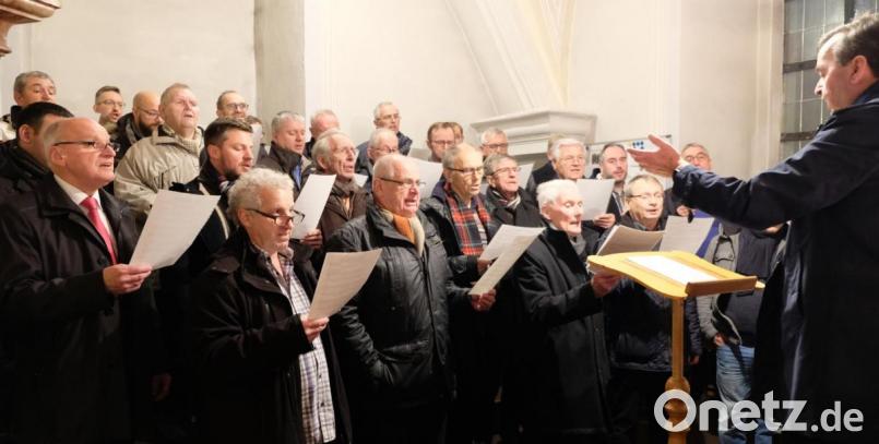 Der Bergchor St. Barbara gestaltet die Mette in der Wallfahrtskirche musikalisch zusammen mit Orgel- und Trompetenklängen. Bild: mab