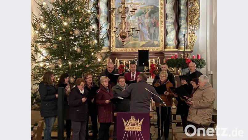 Katholischer Kirchenchor mit Chorleiter Richard Pesold. Bild: gut
