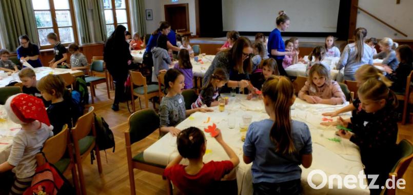 Die Aktion "Kinder warten aufs Christkind", veranstaltet durch die CAJ-Gruppe, besuchten 51 Mädchen und Buben im Alter von vier bis zehn Jahren. Bild: le