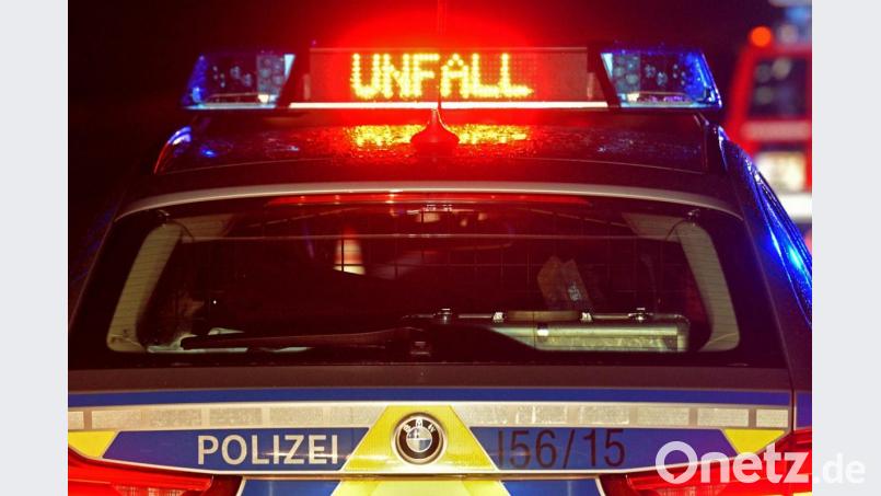 Bei einem Unfall nahe Hofe wurden vier Menschen verletzt. Symbolbild: Stefan Puchner/dpa