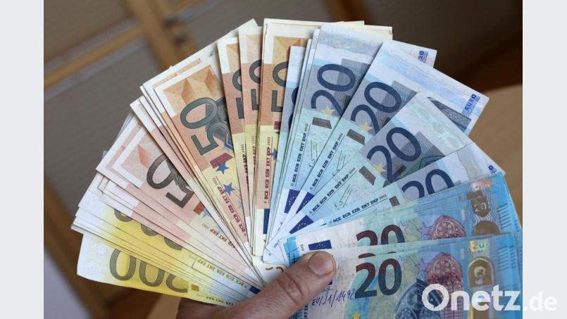 Symbolbild: Für einen neuen Schacht muss die Gemeinde einiges Geld in die Hand nehmen. Bild: Bernd Wüstneck/zb/dpa