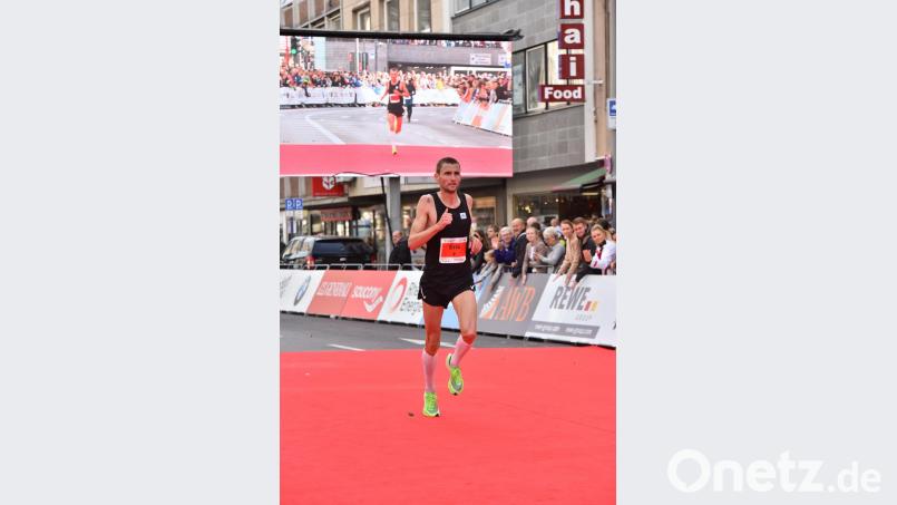 Erik Hille beim Köln-Marathon Bild: Frank Mertzemacher/exb