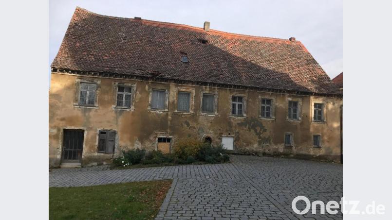 Das herrenlose und baufälligen Haus soll abgebrochen werden. Für seine Sanierung müssten Millionen von Euro ausgegeben werden. Bild: e