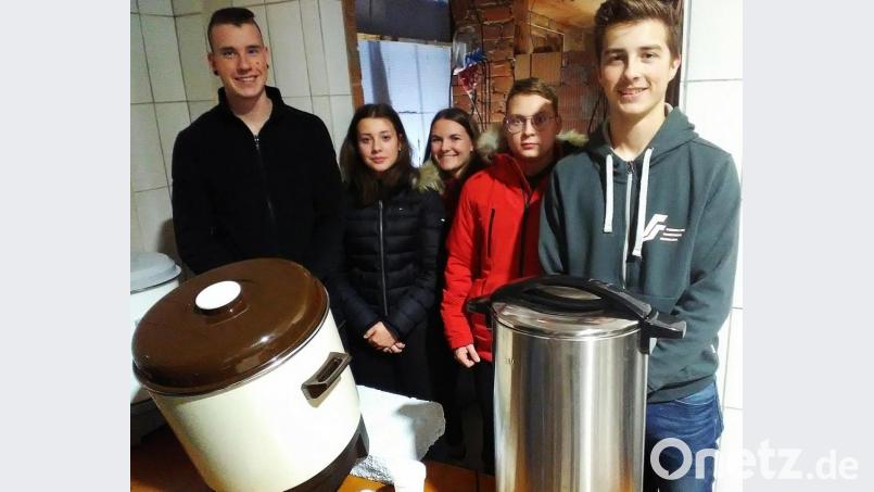 Der Topf war leer am Ende. Jugendgemeinderat und Junge Union hatten der Ausschank übernommen. Bild: ld