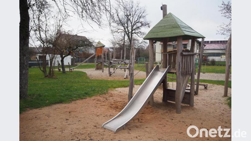 Eine vor Vandalismus sichere Toilette am Spielplatz in der Bahnhofstraße ist angesichts der hohen Kosten nicht drin, kleine Nachbesserungen aber sind möglich. Bild: bl