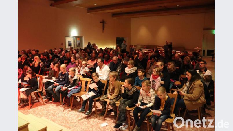 Die Schülerkonzerte finden bei Eltern und Angehörigen immer großen Anklang. Diesmal ist das Publikum sogar als Chor mit im Einsatz. Bild: myd