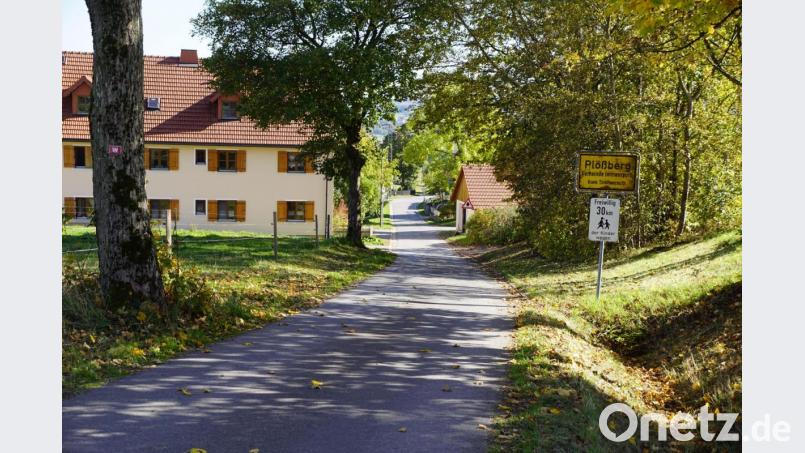 Plößberg:Ein vorgeschichtliche Straße führte über Ahornberg nach Frankenreuth. Über die Ortseinfahrt von Schadersberg kommend kann sie geführt haben, da Handelswege nie in Talgründen verliefen. Bild: bkr