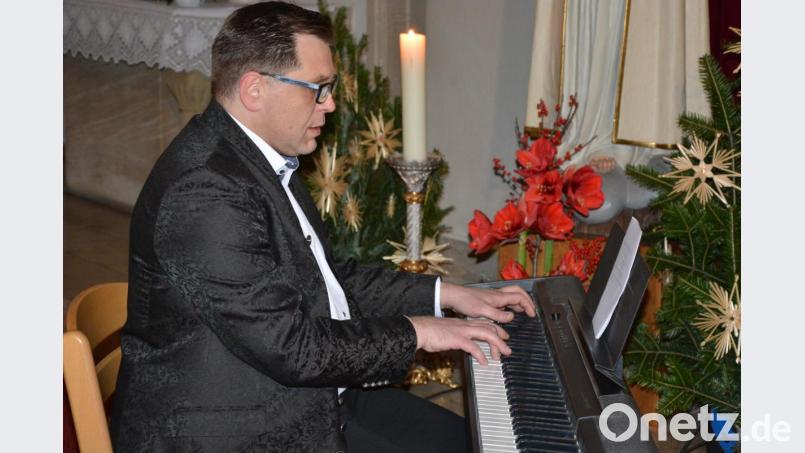 Die Gesamtleitung des Konzerts lag bei Chordirektor Matthias Schraml. Bild: jr