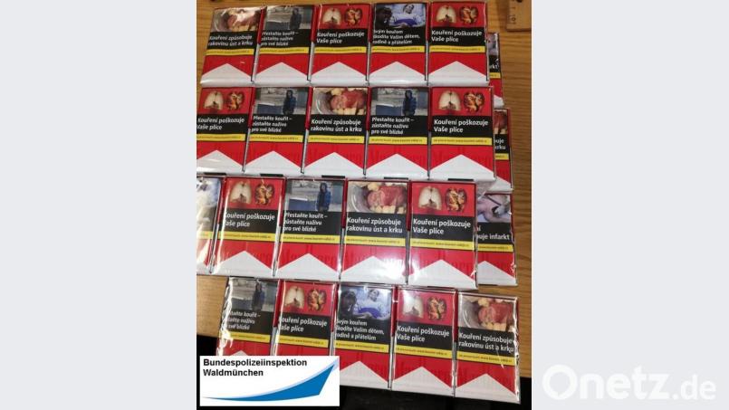 Ein 37-Jähriger führte 32 Stangen aus Tschechien ein - und verfügte zudem über keinen Pass, der ihm den Grenzübertritt erlaubt hätte. Bild: Bundespolizei Waldmünchen