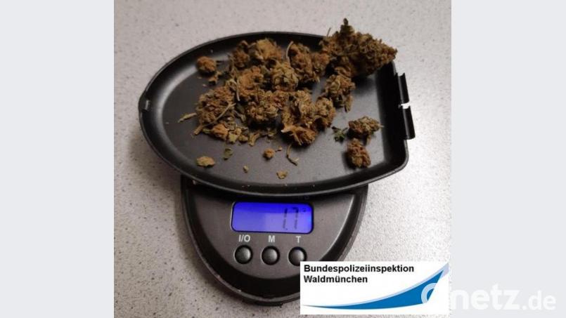 Insgesamt 4,6 Gramm Marihuana, das ohne ärztliches Attest eingeführt wurde, entdeckte eine Zivilstreife bei Furth im Wald. Bild: Bundespolizei Waldmünchen