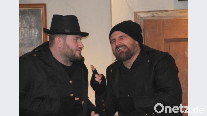 Sie haben es faustdick hinter den Ohren: die Totengräber Schaufe und Schippe. Bild: Schönberger, Ferdinand [fsb]