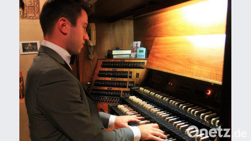 Mit einem grandiosen Orgelkonzert begeistert der Windischeschenbacher Lars Amann in der Kirche St. Josef. Bild: stg