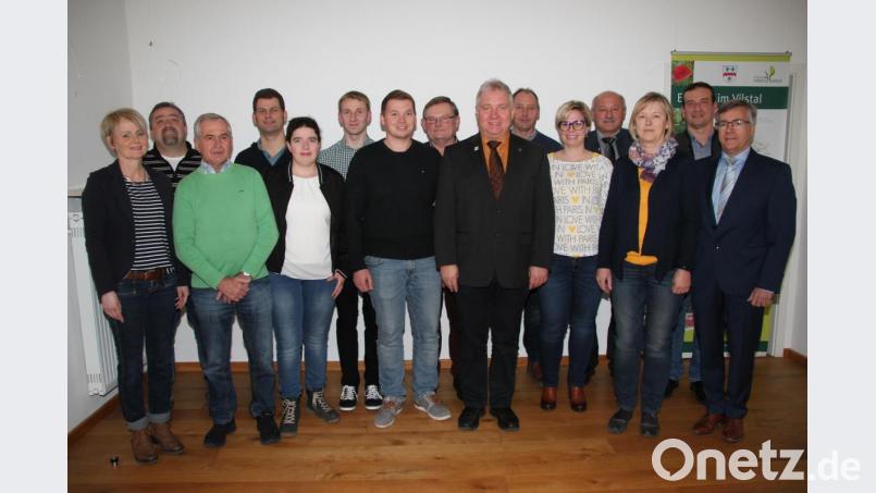 Einstimmig stimmt die Nominierungsversammlung in einer geheimen Sammelblockabstimmung der Vorschlagsliste für die Kommunalwahl zu. Bild: lma