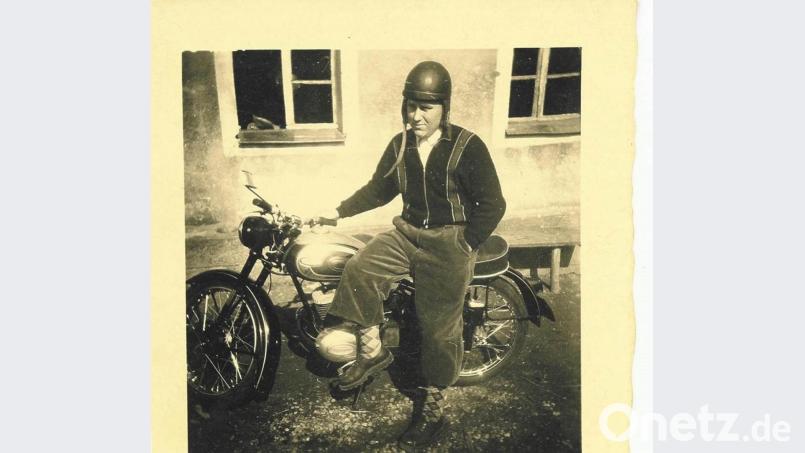Von seinem ersten selbst verdienten Geld legte sich Hans Bär ein 125er-Triumph-Motorrad zu. Bild: exb