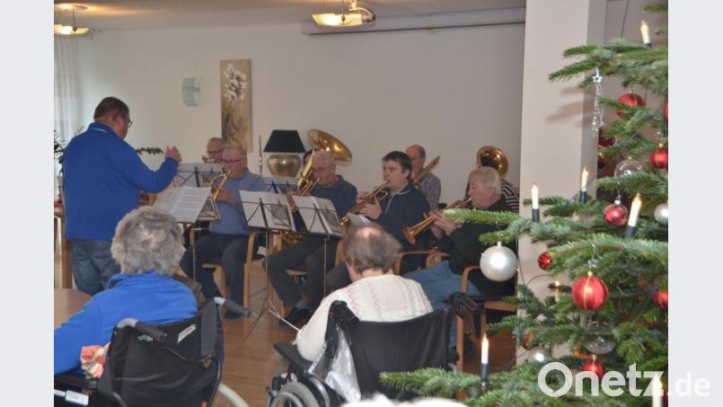 Weihnachtliche Klänge verschickte der Evangelische Posaunenchor noch einmal im Jahr 2019 im Walter-Siegert-Caritasheim. Bild: dob