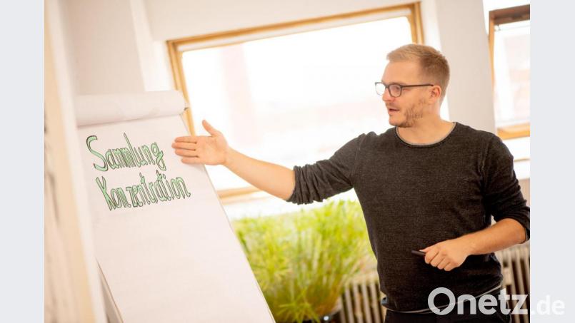 Mathias Gugel ist Diplom-Pädagoge und Achtsamkeitstrainer in Berlin. Bild:  Zacharie Scheurer/dpa-mag