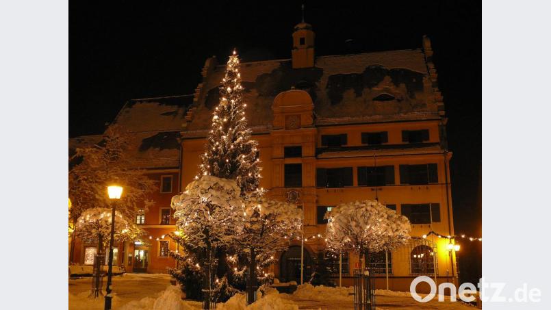 Einfach zum Staunen. Der Rathausplatz in winterlicher und weihnachtlicher Pracht und Schönheit. Bild: exb/Johann Gmeiner