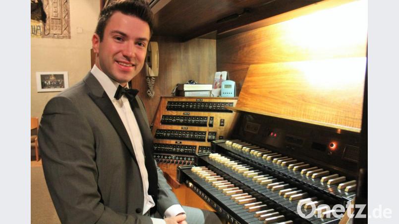 Mit einem grandiosen Orgelkonzert begeisterte Lars Amann in der Kirche St. Josef Bild: stg