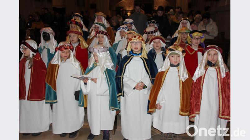 51 Sternsinger nahmen im vorderen Bereich das Basilika Platz. Bild: kro