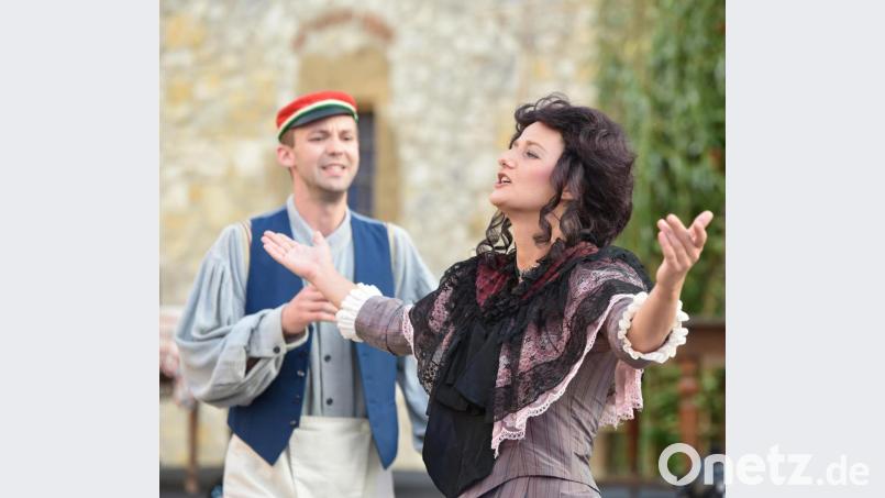 Lola Montez in Vilseck: Die Burgfestspiele waren 2018 so erfolgreich, dass der Stadtrat jetzt eine Fortsetzung 2021 beschlossen hat. Bild: Tobias Schwarzmeier
