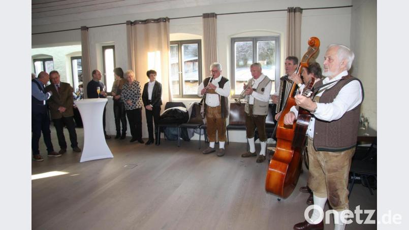 Die Falkenberger Zoiglmusik war heuer zum letzten Mal dabei. Nach über 40 Jahren möchten die Musiker die Instrumente zur Seite legen. Bild: wro