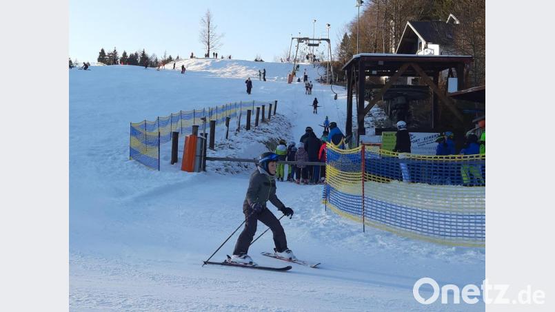 Der Skilift an der Bleaml-Alm zieht Skifahrer und Snowboarder aus der näheren und weiteren Umgebung an. Auch Rodler haben ihren Spaß. Bild: gis