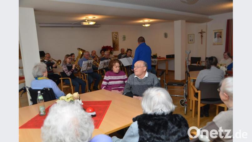 Weihnachtliche Klänge verschickte der Evangelische Posaunenchor noch einmal im Jahr 2019 im Walter-Siegert-Caritasheim. Bild: dob
