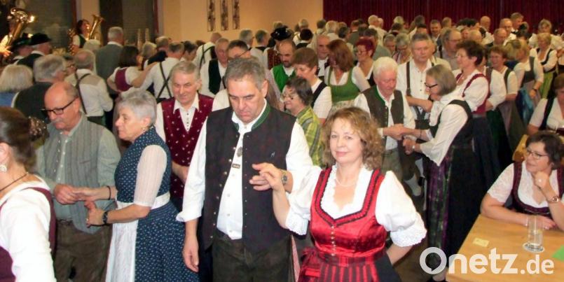 Zahlreiche Besucher kamen zum Silvestertanz der Oberpfälzer Volksmusikfreunde. Bild: ame