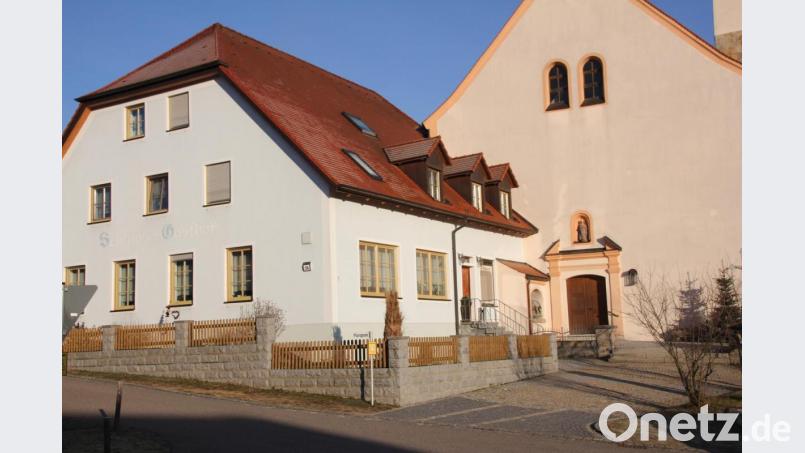 Das Gasthaus Winderl. An diesem Ort befand sich nach alter Überlieferung schon vor 1337 eine Taverne. Das Wirtshaus, das von der Familie Winderl seit 1838 ununterbrochen geführt worden ist, schließt zum Jahresende seine Pforten, womit für das ganze Dorf eine Ära zu Ende geht. Bild: frd