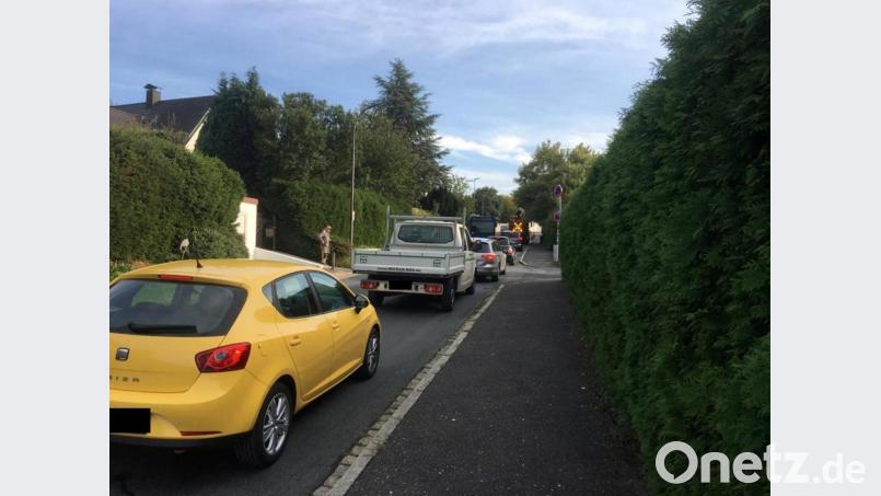 Die Goethestraße ist inzwischen eine Hauptverkehrsader. Autos, Lastwagen, Busse sorgen für enormen Druck auf die Anwohner. Bild: exb