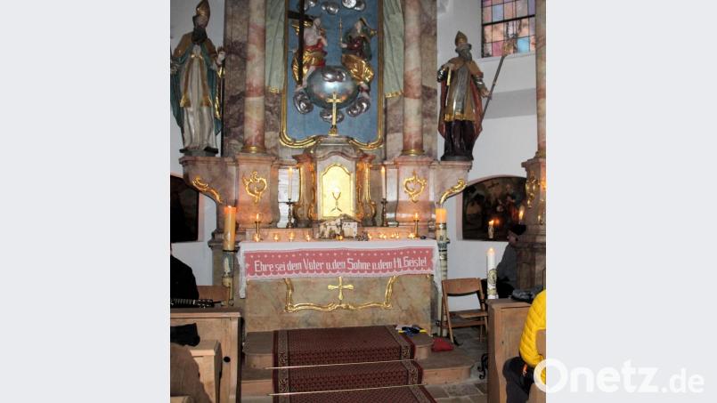 Mit Kerzen wurde die Kreuzbergkirche erhellt. Bild: bjo