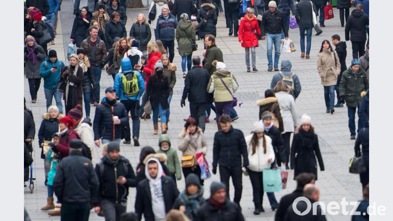 Immer mehr Menschen in Bayern. Bild: Sven Hoppe/dpa